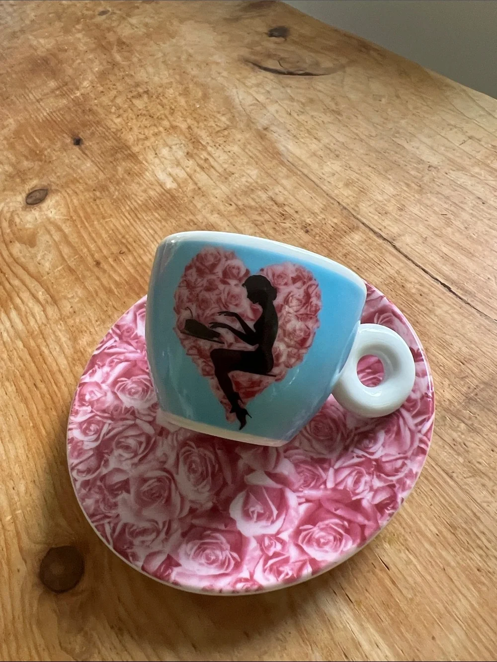 2009 Illy Art Collection espresso cup Pedro Almodóvar Broken Embraces Roses 🩷